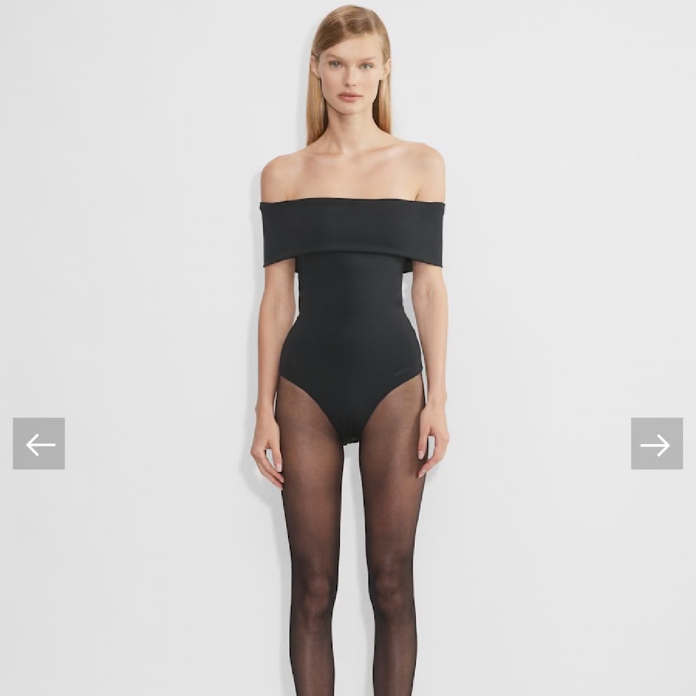 Aritzia contour off shoulder bodysuit in medium black